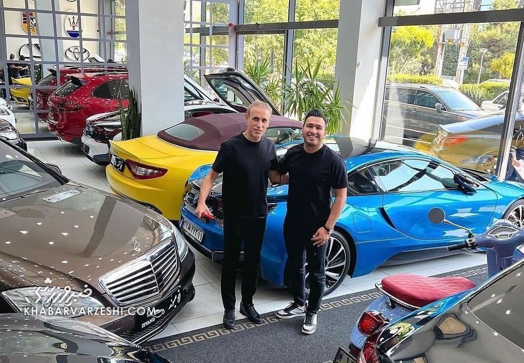 عکس| یحیی گلمحمدی در کنار گرانترین خودروی ایران با رنگ آبی عکس| یحیی گلمحمدی در کنار گرانترین خودروی ایران با رنگ آبی