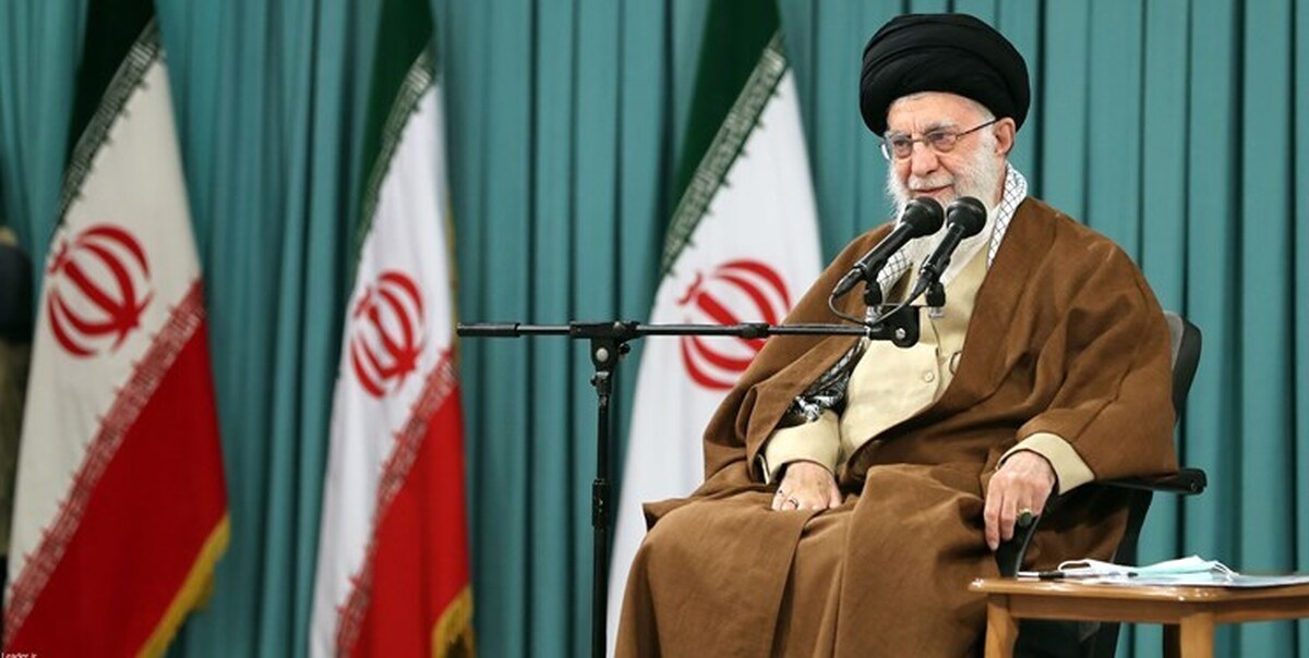 رهبر انقلاب: ملّت ایران هویّت خود را فراموش نکنند
