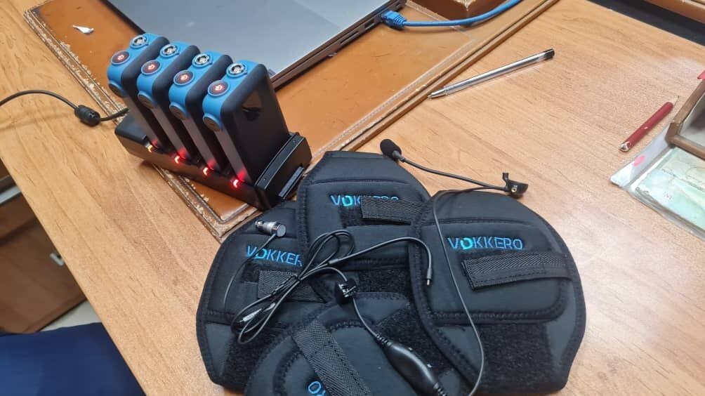 عکس| قضاوت دربی ۱۰۲ با هدستهای جدید داوری عکس| قضاوت دربی ۱۰۲ با هدستهای جدید داوری