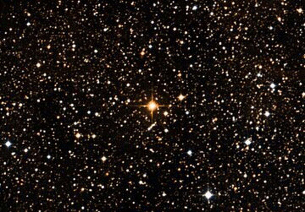 عکس| بزرگترین ستاره شناخته‌شده در کنار خورشید!