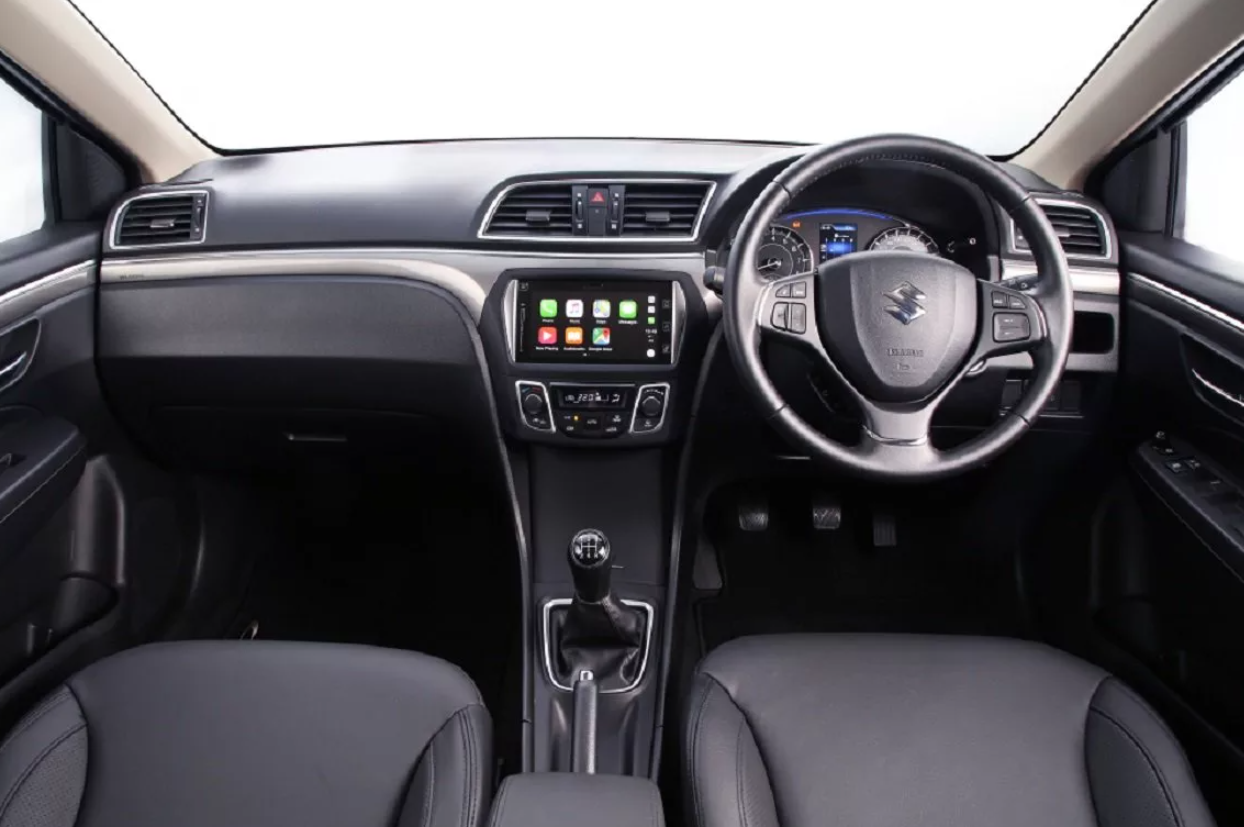 نگاهی به سوزوکی سیاز، وارداتی متفاوت راسا موتور