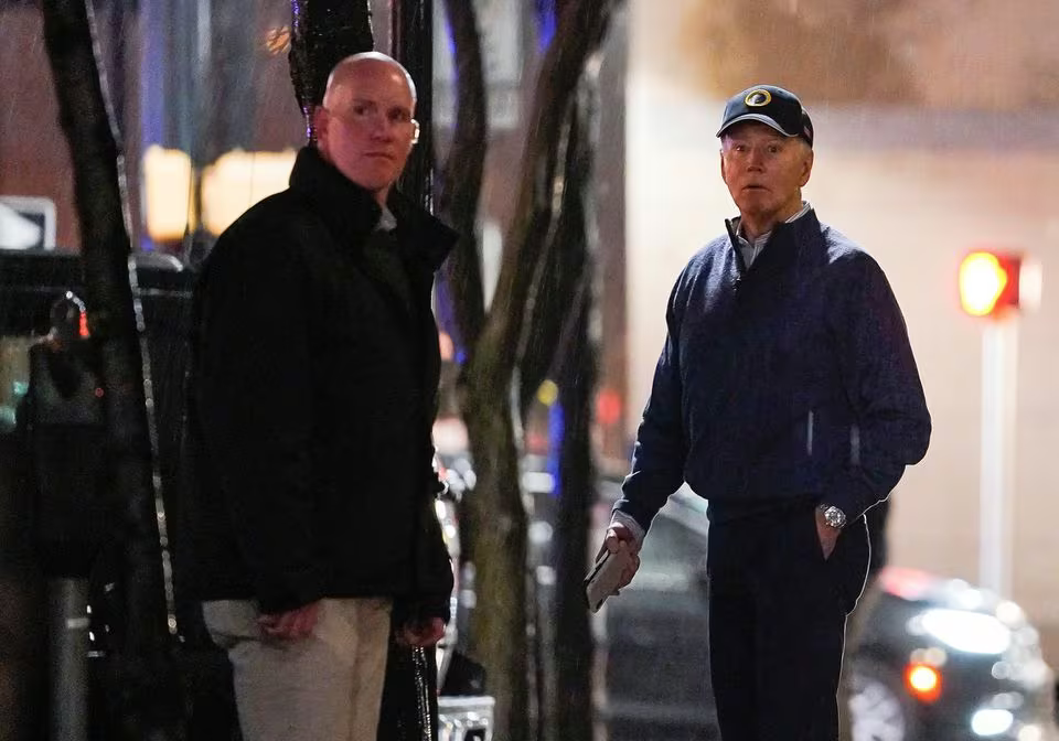 تصادف بایدن و همسرش پس از کارزار انتخاباتی تصادف بایدن و همسرش پس از کارزار انتخاباتی