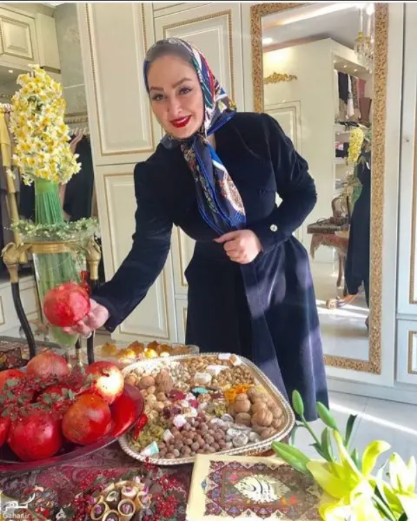 عکس یلدایی الهام حمیدی با سفره لاکچری! عکس یلدایی الهام حمیدی با سفره لاکچری!