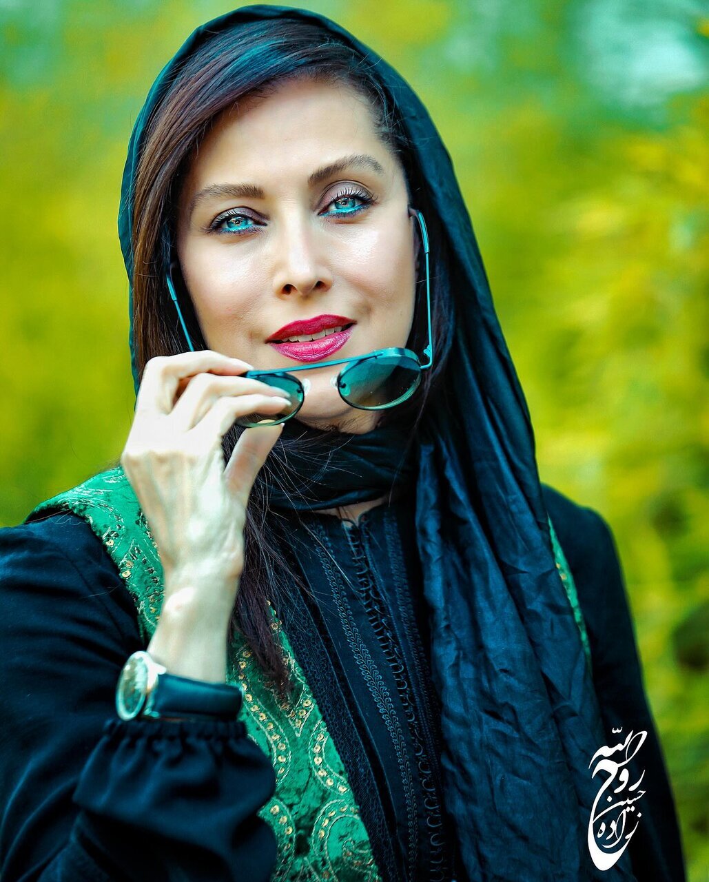 عکس| مهتاب کرامتی لباسش را با رنگ چشمانش هماهنگ کرد!