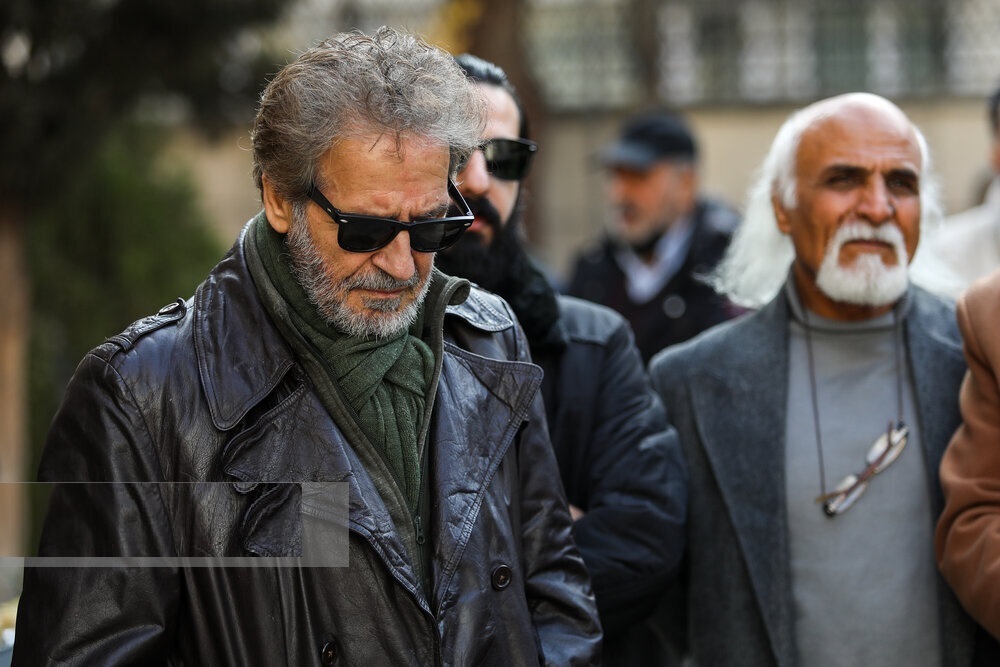 عکس | گلایه ابوالفضل پورعرب از برخی هنرمندان در مراسم تشییع رضا صفایی‌پور