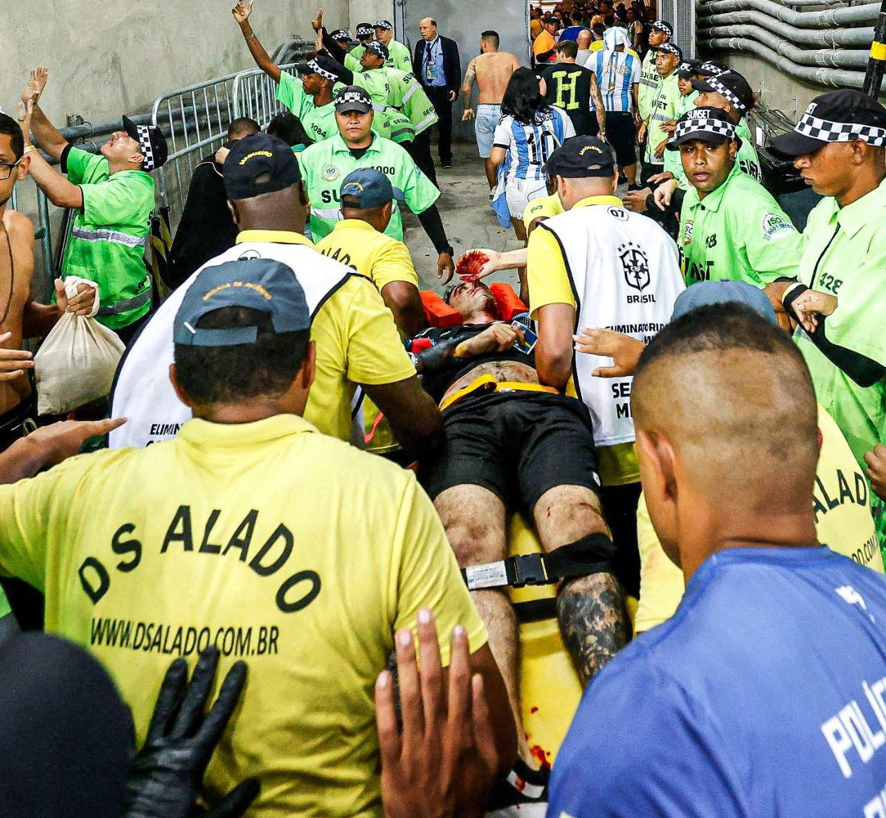 درگیری خونین هواداران برزیل و آرژانتین در ماراکانا+ فیلم درگیری خونین هواداران برزیل و آرژانتین در ماراکانا+ فیلم