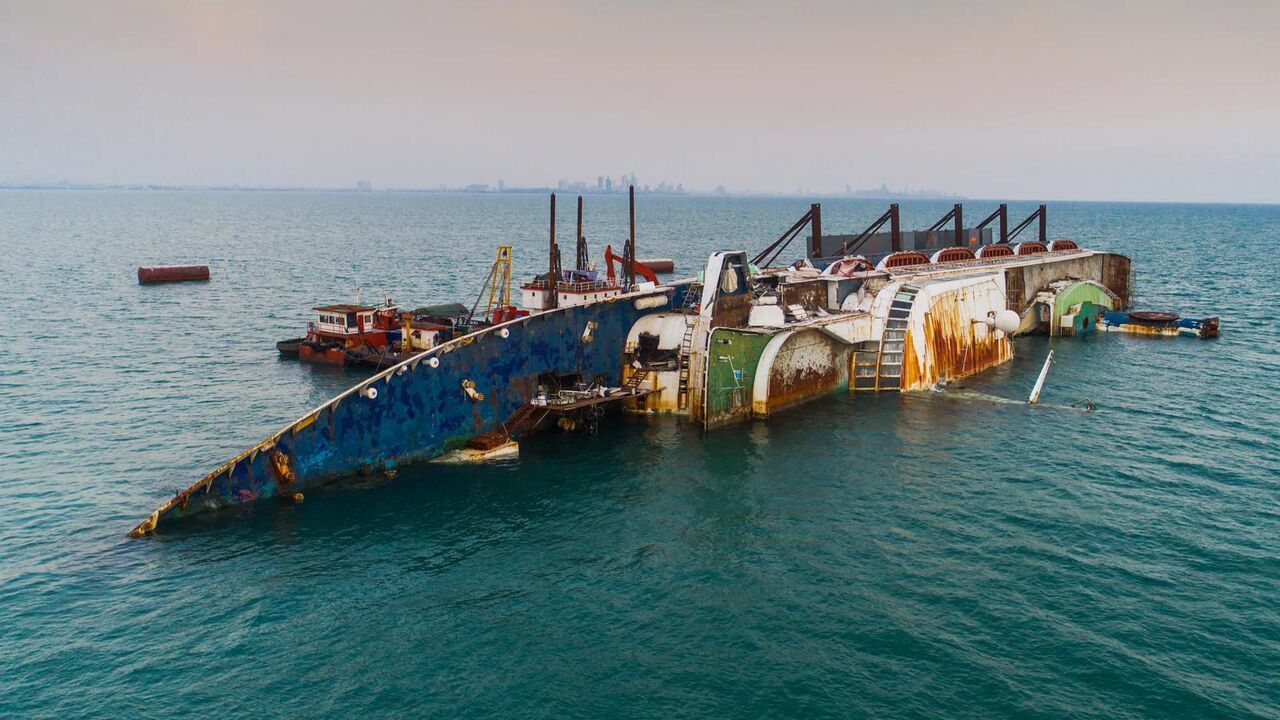 پلیس دریایی کره جنوبی اعلام کرد که یک فروند کشتی باری ناشناس در آب‌های...