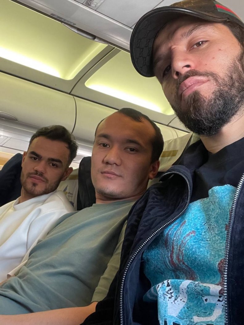 عکس| ستاره های استقلال و پرسپولیس در یک هواپیما! عکس| ستاره های استقلال و پرسپولیس در یک هواپیما!