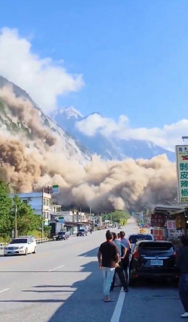 زلزله ۷.۴ ریشتری در تایوان / هشدار سونامی صادر شد زلزله ۷.۴ ریشتری در تایوان / هشدار سونامی صادر شد