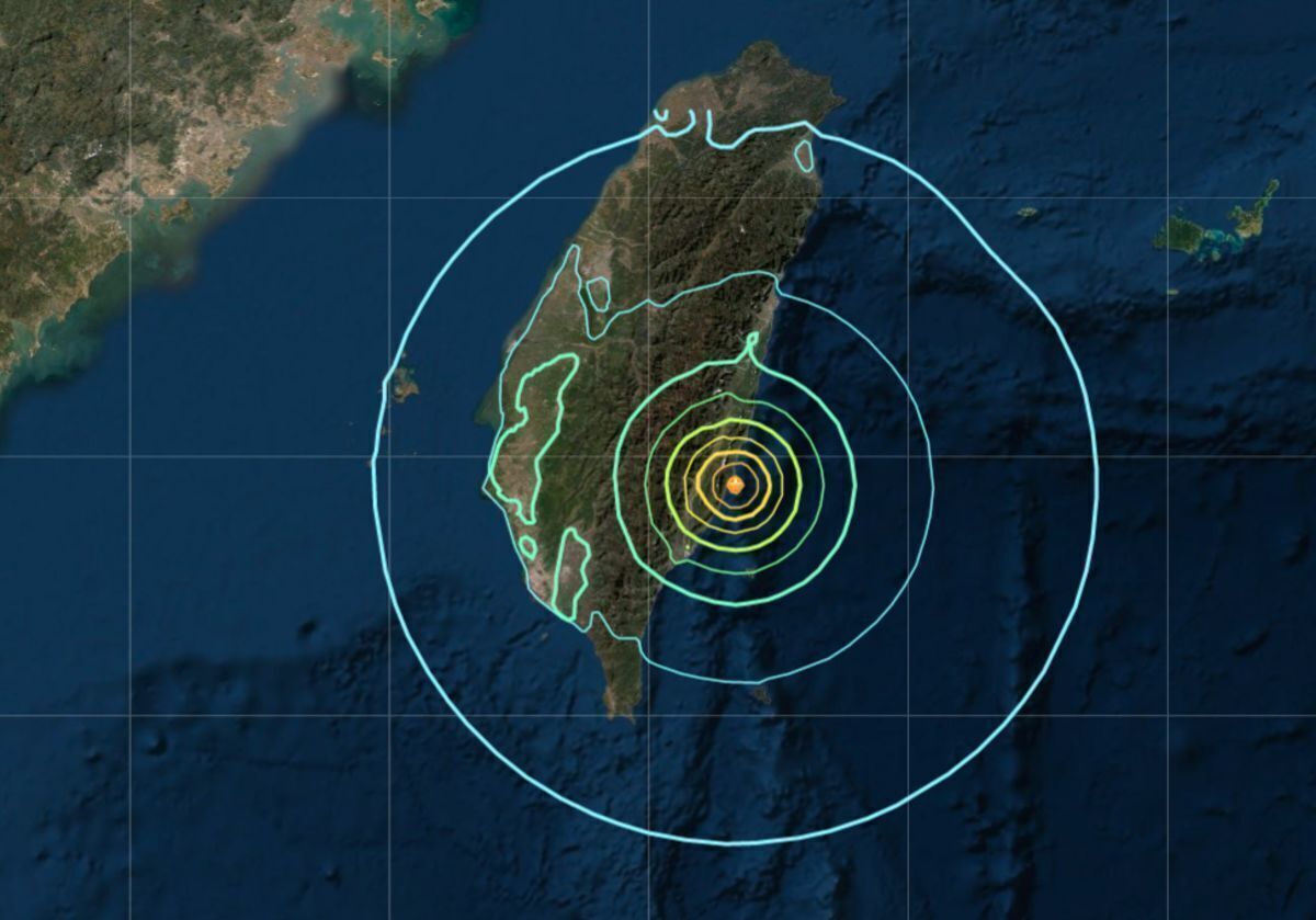 فیلم| پخش زنده تلویزیون تایوان هنگام زلزله