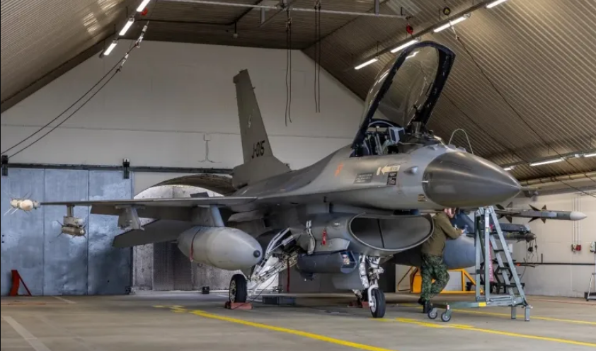 عکس| ارتشی از جنگندههای جدید راهی این کشور اروپایی شد! عکس| ارتشی از جنگندههای جدید راهی این کشور اروپایی شد!