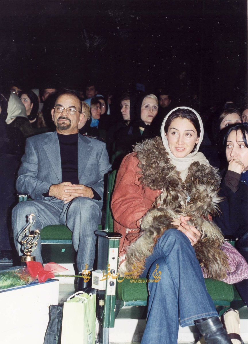 عکس| تصویری جالب از هدیه تهرانی در مراسم حافظ در سال ۱۳۸۱