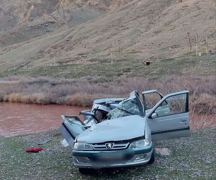 عکس| ریزش کوه در جاده جلفا؛ ۳ نفر مصدوم شدند