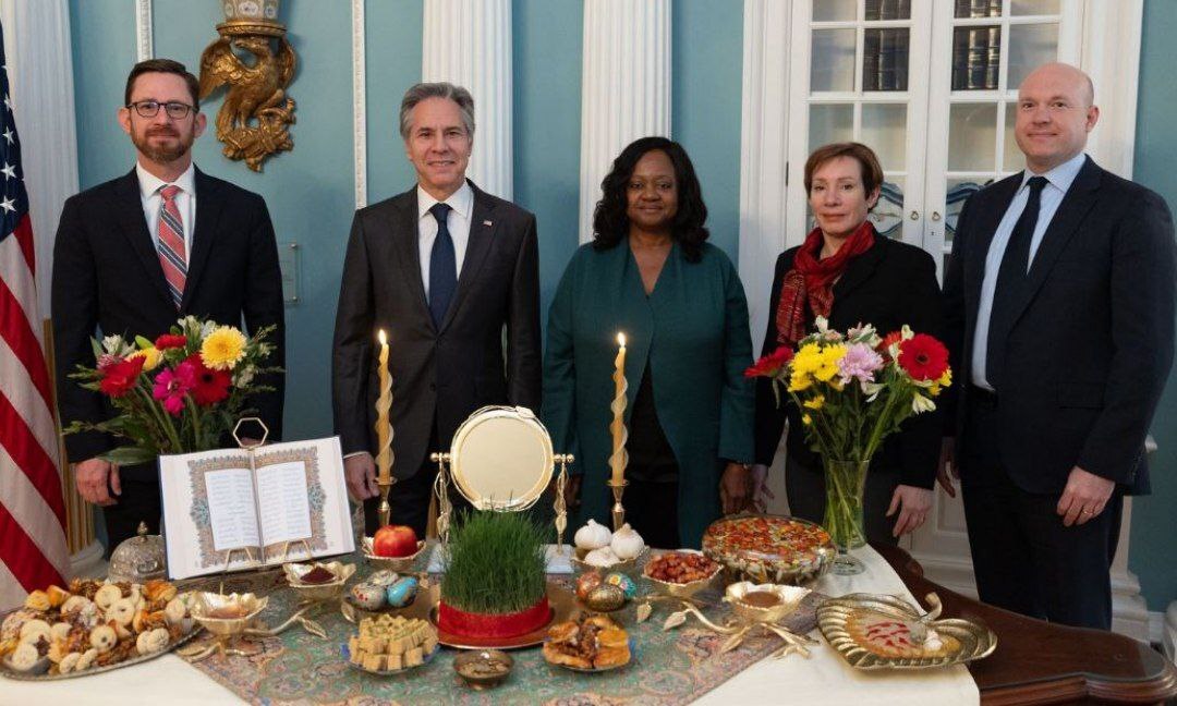 سفره هفت سین جالب وزیر امور خارجه آمریکا سفره هفت سین جالب وزیر امور خارجه آمریکا