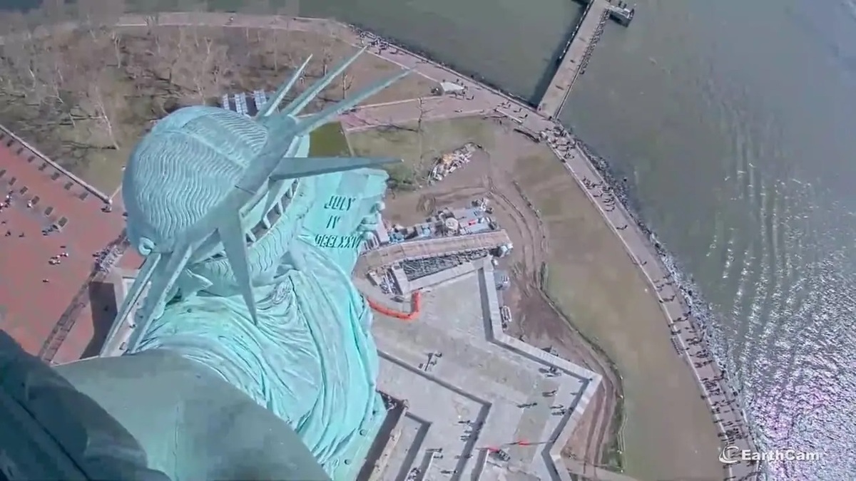 فیلم| لحظه وقوع زلزله ۴.۷ ریشتری نیویورک از زاویه دید مجسمه آزادی