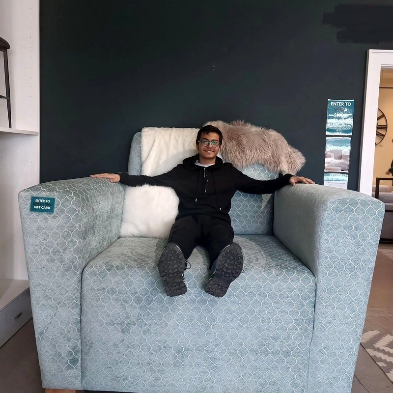 عکس| تصویری از بازیگر «بچه مهندس» در کانادا