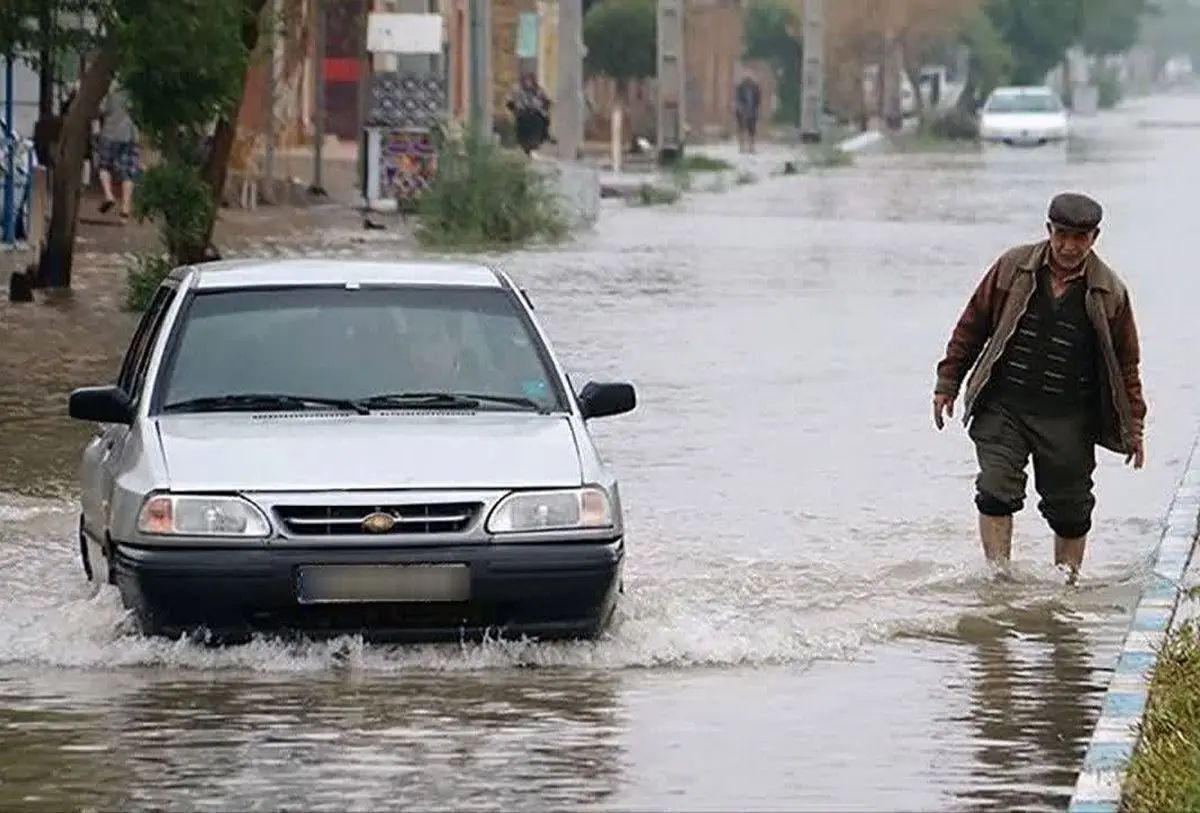 بارش باران موحب آبگرفتگی معابر در مهاباد شد