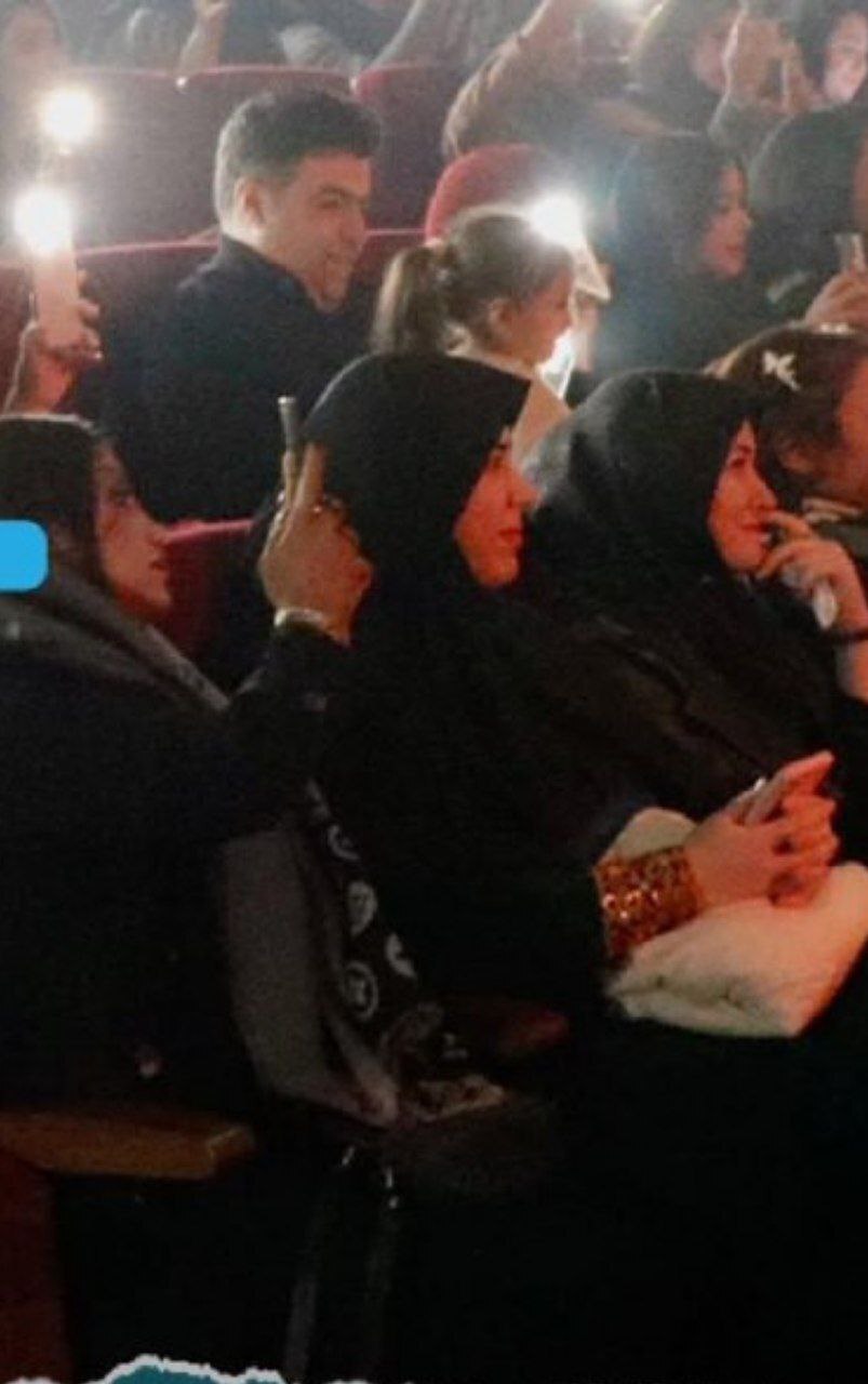 عکس/حضور خانواده پزشکیان در یک کنسرت