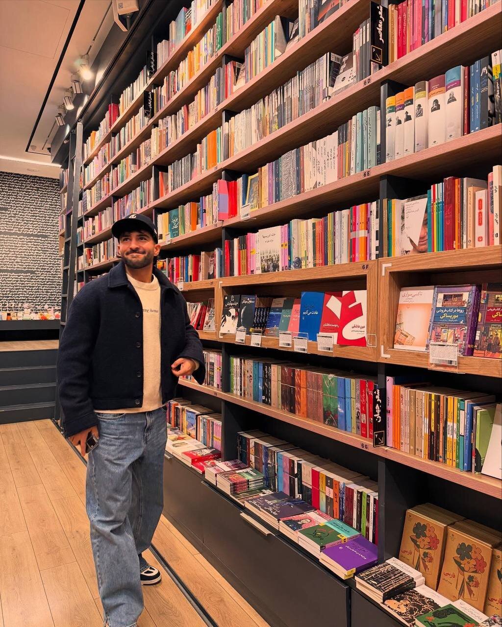 عکس/ خوشگذرانی عابدزاده در خیابانهای تهران عکس/ خوشگذرانی عابدزاده در خیابانهای تهران