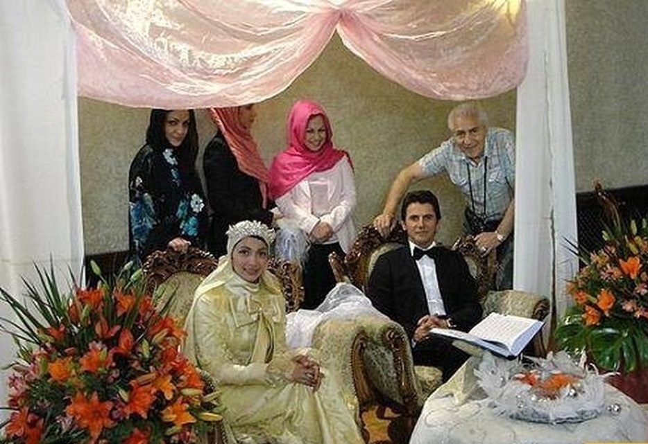 مراسم عقد «امین حیایی و نیلوفر خوش خلق»؛ سال ۱۳۷۷
