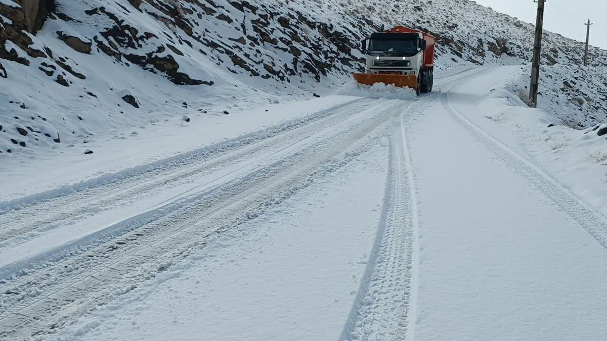 بارش برف و باران در تمام راه‌های البرز /رانندگان با احتیاط حرکت کنند