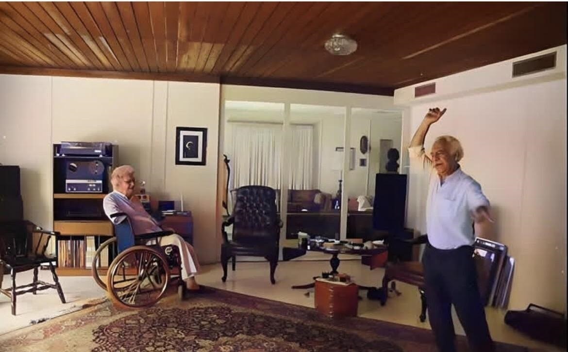 عکس/نصرت کریمی؛ بازیگر قدیمی سینما در کنار شاملو