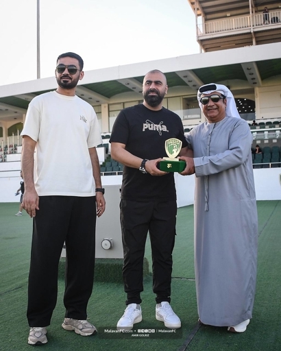 عکس/ الامارات مازیار زارع را سورپرایز کرد عکس/ الامارات مازیار زارع را سورپرایز کرد