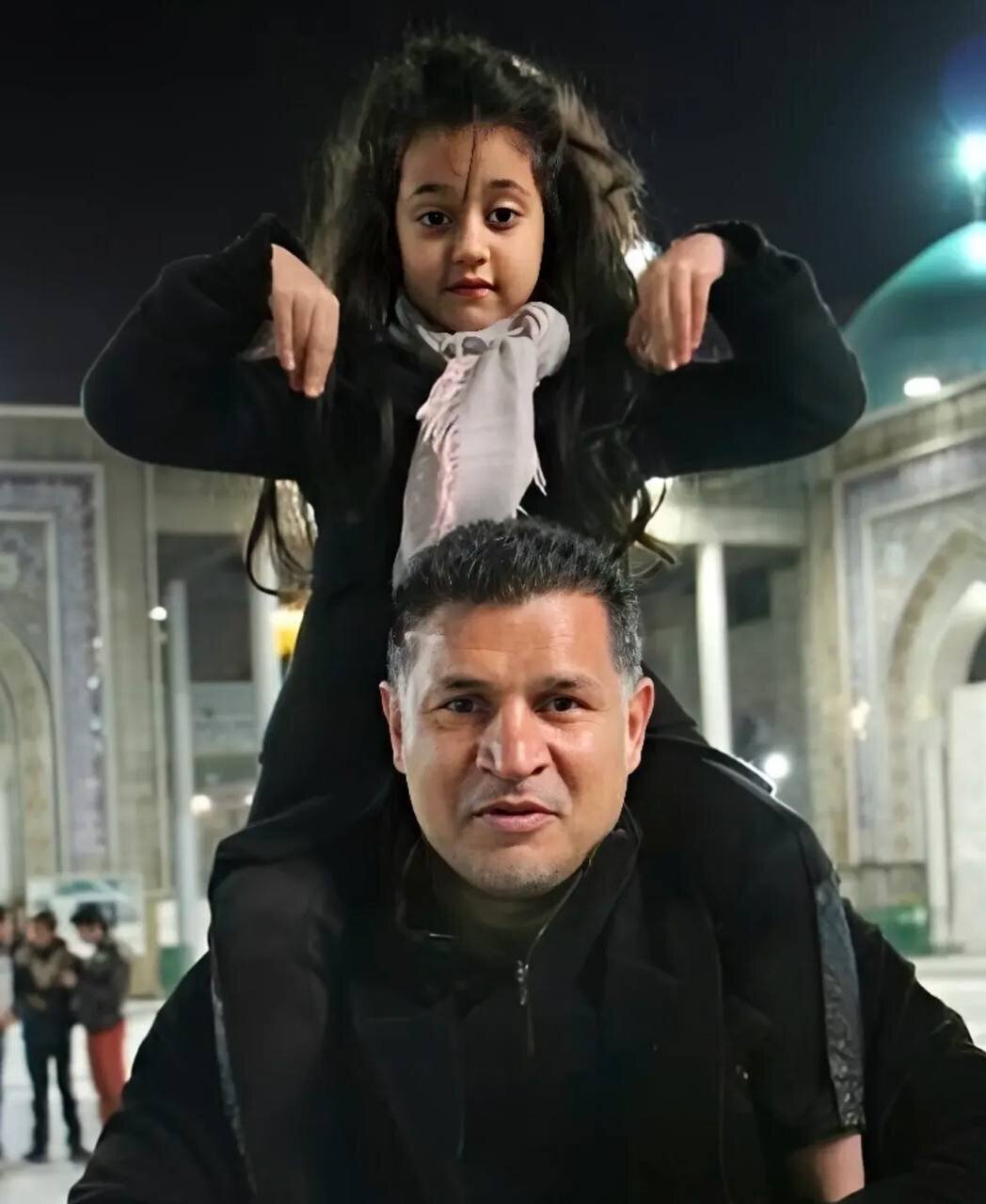 عکس/ علی دایی و دخترش نورا در حرم امام رضا