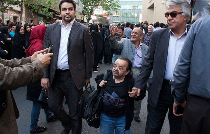 عکس/ «علیرضا خمسه و اسدالله یکتا» در مراسم ختم عسل بدیعی؛ سال ۹۲