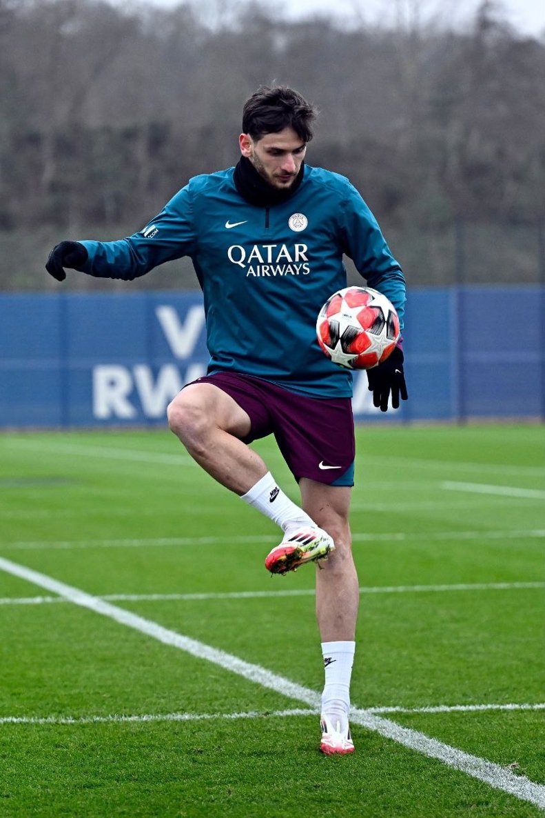 عکس/ کواراتسخلیا تنهایی در پاریس استارت زد