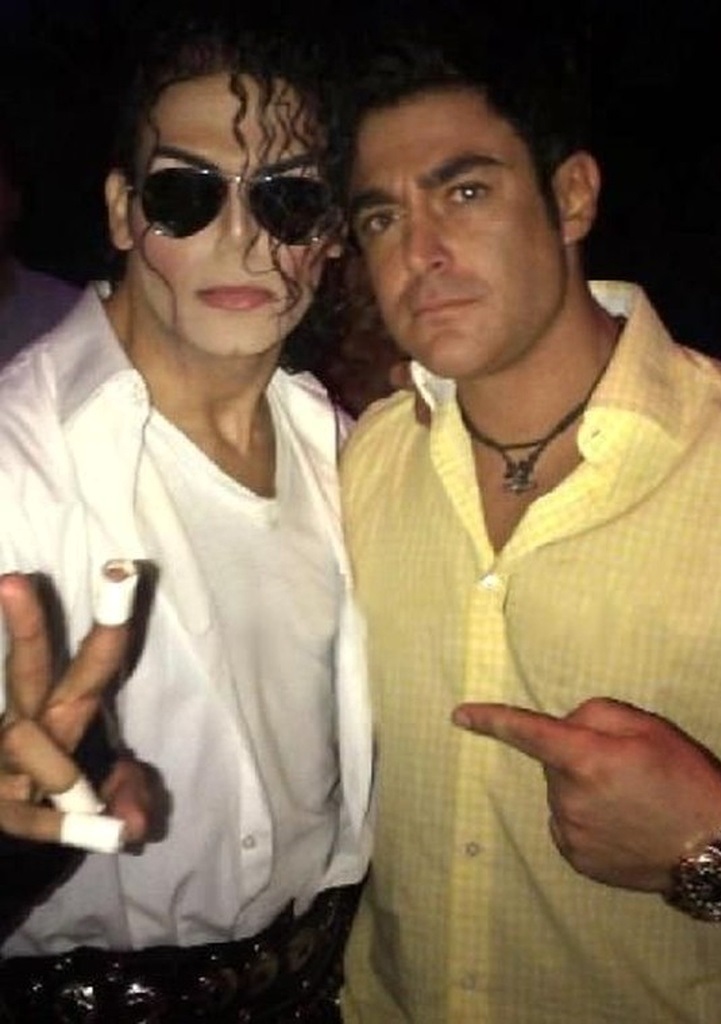 عکس/ «محمدرضا گلزار با ژستی جدی در کنار مایکل جکسون قلابی»؛ دهه ۸۰