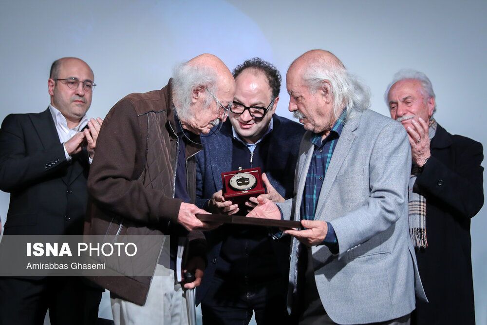 عکس/پدر گلشیفته فراهانی در مراسم تولد بهرام بیضایی