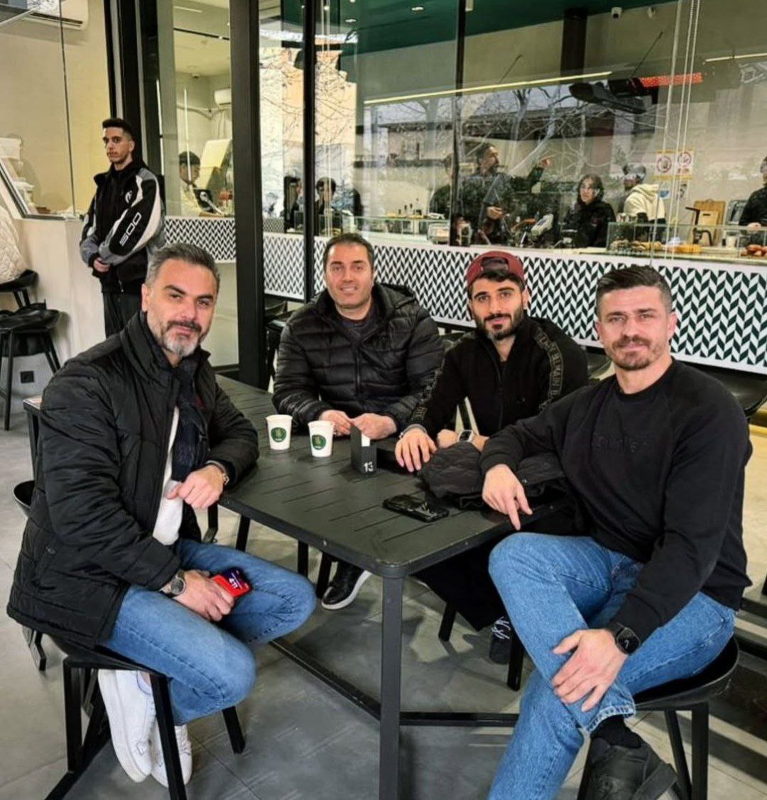 عکس/ میلاد زکی پور در کافه وریا غفوری رویت شد عکس/ میلاد زکی پور در کافه وریا غفوری رویت شد