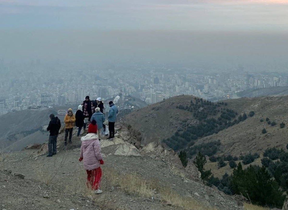 شاخص آلودگی تهران به ۱۶۰ رسید؛ چرا مدارس را تعطیل نمی‌کنید؟