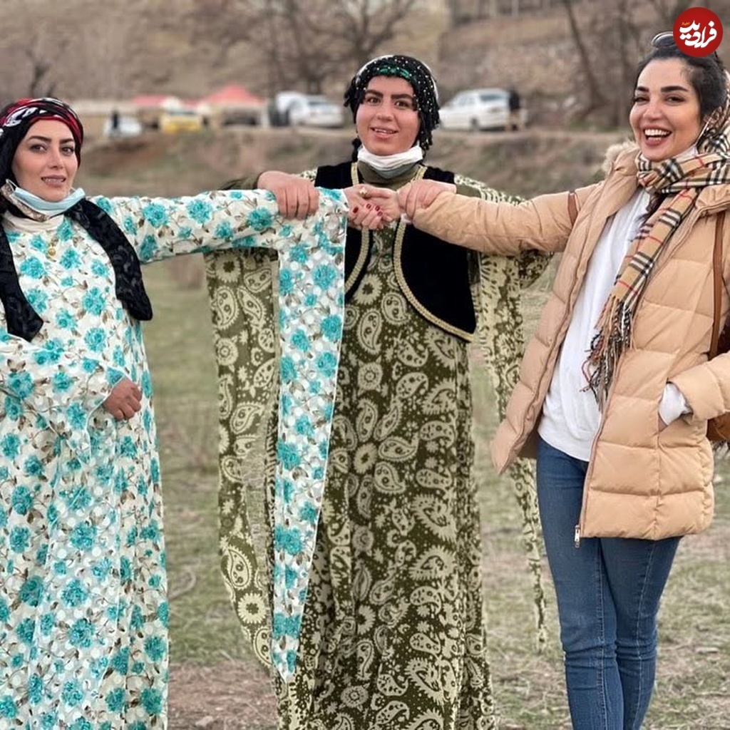 عکس/ «روژان، روناک و عطا» در پشت صحنه سریال نون خ؛ سال ۹۹