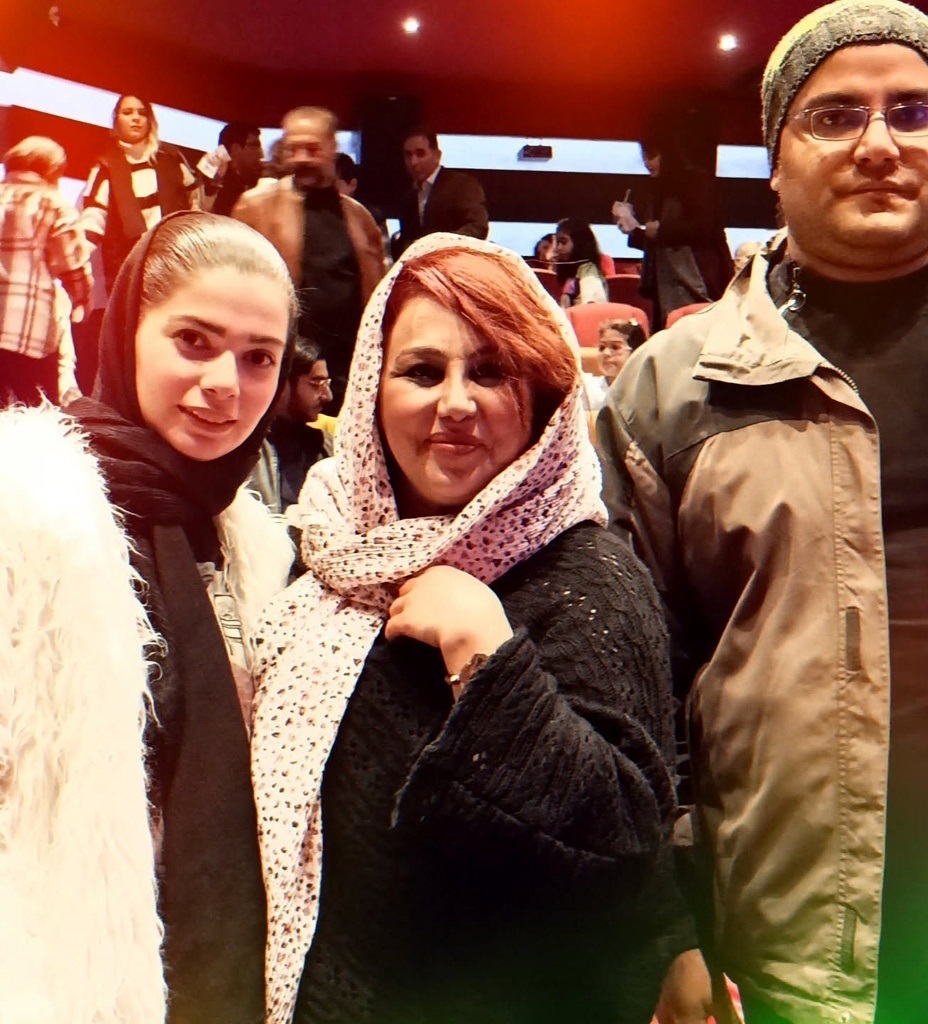 عکس/ «ژینوس» خانه به دوش ۲۰ سال بعد در ۴۸ سالگی عکس/ «ژینوس» خانه به دوش ۲۰ سال بعد در ۴۸ سالگی