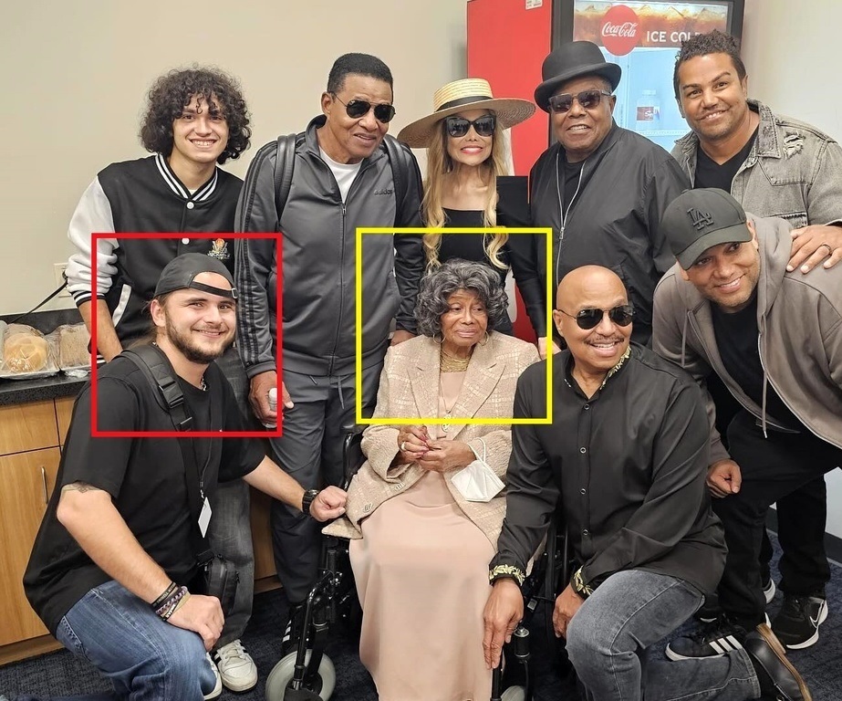 عکس/ «کاترین و پرنس» پسر و مادر مایکل جسکون در ۹۴ و ۲۷ سالگی