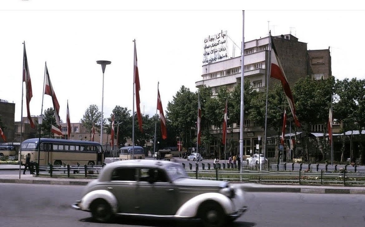 عکس/ ۶۱ سال قبل؛ میدان انقلاب تهران