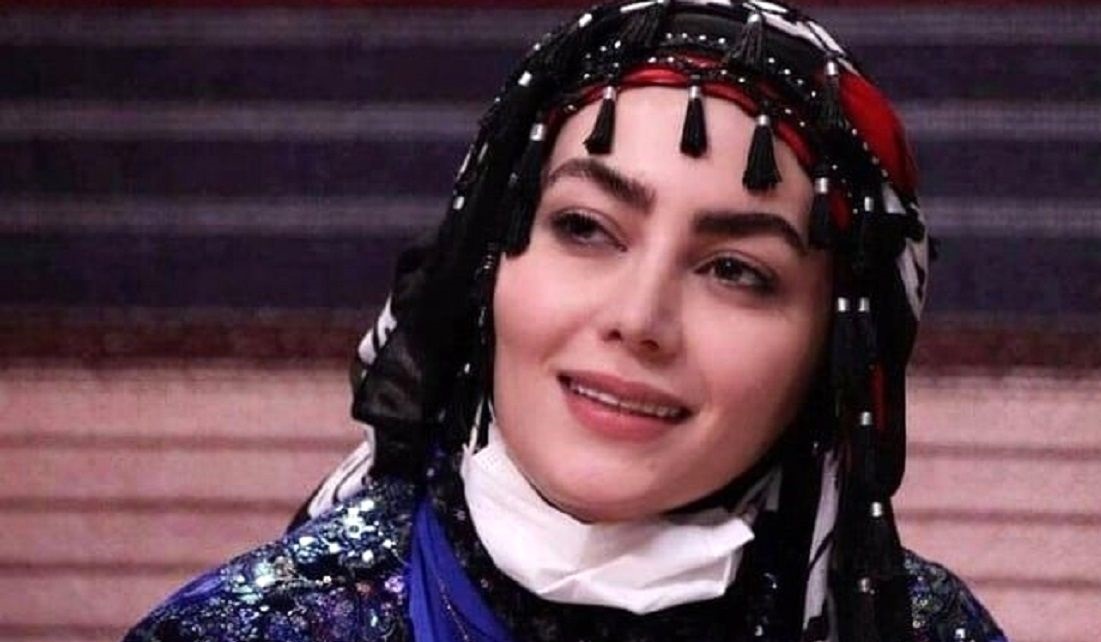 عکس/ «روژان و عمو ادریس عیال وار» در پشت صحنه سریال نون خ؛ سال 1401