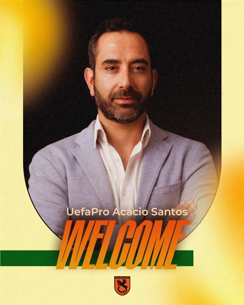عکس/ مربی پرتغالی جدید در لیگ برتر؛ حضور آکاسیو سانتوس در فوتبال ایران عکس/ مربی پرتغالی جدید در لیگ برتر؛ حضور آکاسیو سانتوس در فوتبال ایران