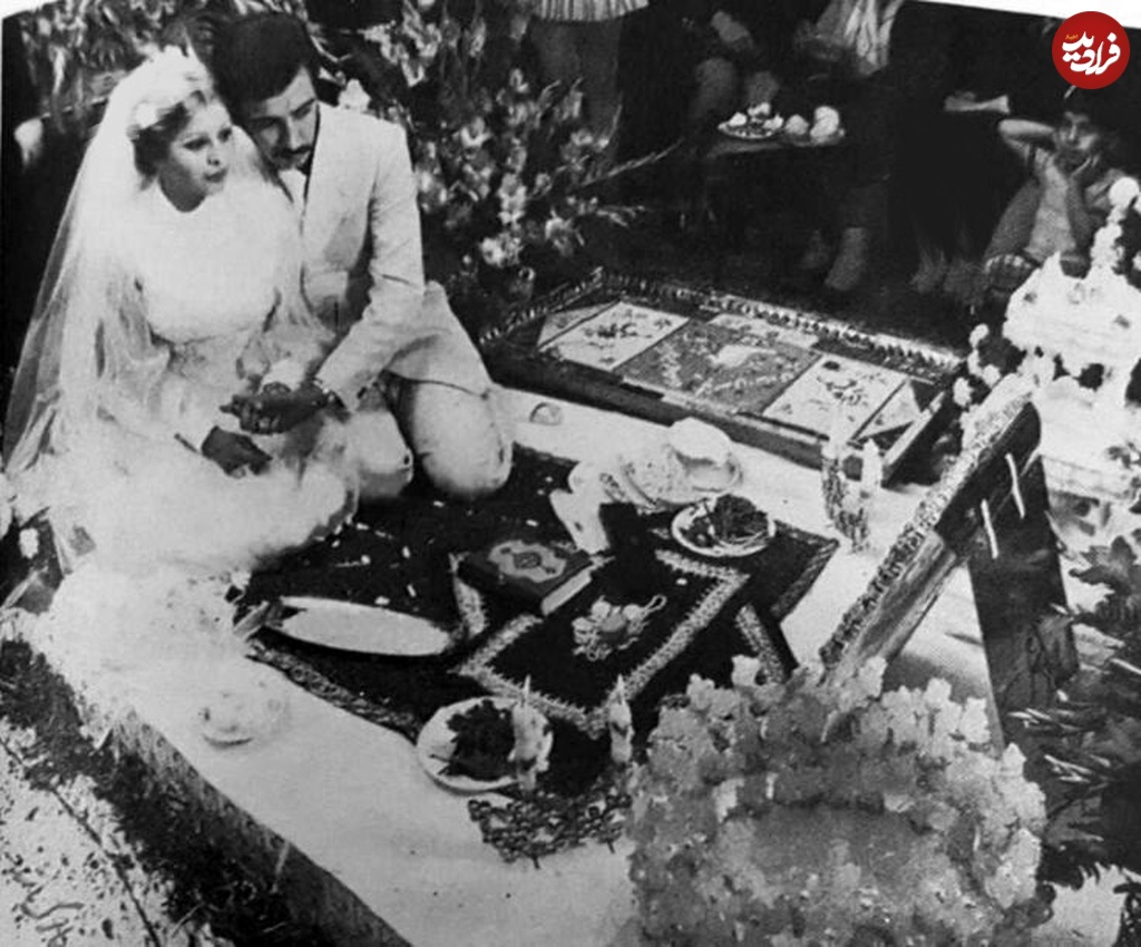 عکس/ سینما در آینه زمان؛ «علی حاتمی و زری خوشکام» سر سفره عقد؛ سال ۵۰