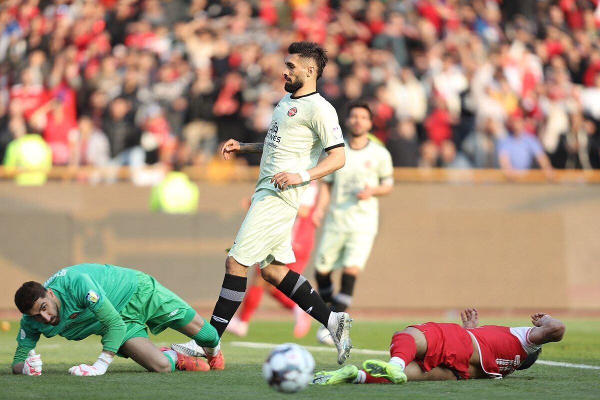 وزیر ورزش: جدایی از پرسپولیس حق بیرانوند بود