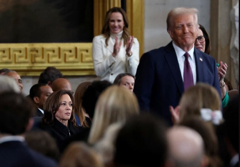 عکس/ نگاه معنادار هریس در مراسم تحلیف ترامپ