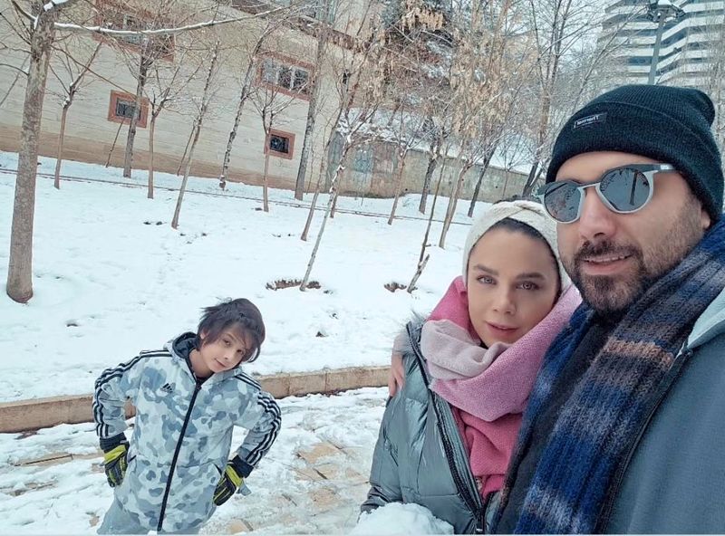 عکس/احسان خواجه امیری و خانوادهاش در یک روز برفی زمستانی عکس/احسان خواجه امیری و خانوادهاش در یک روز برفی زمستانی