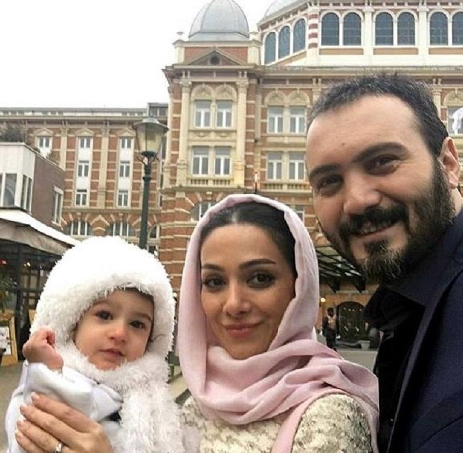 عکس/ «کامبیز دیرباز در کنار همسر و فرزندش» دهه ۹۰
