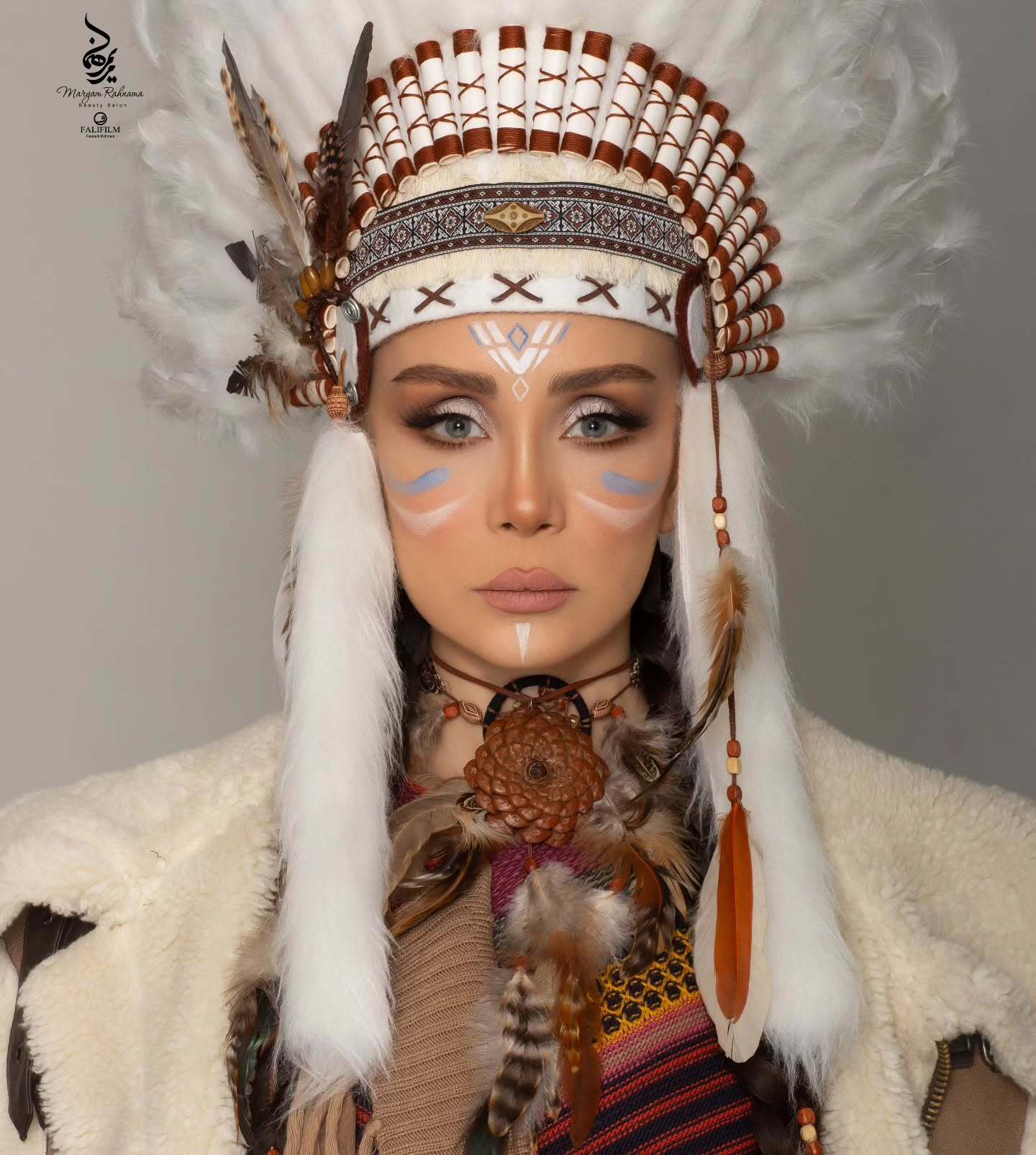 عکس/ گریم حدیث فولادوند به سبک سرخپوست‌های آمریکایی