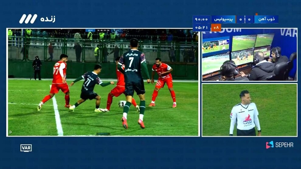 عکس/ هت‌تریک اشتباهات؛ این مربی به بازی پرسپولیس مشکوک است!