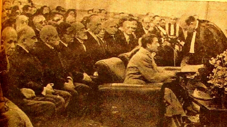 عکس/ «شاه و فوزیه» در حال بازدید از دانشگاه تهران؛ سال ۱۳۲۳