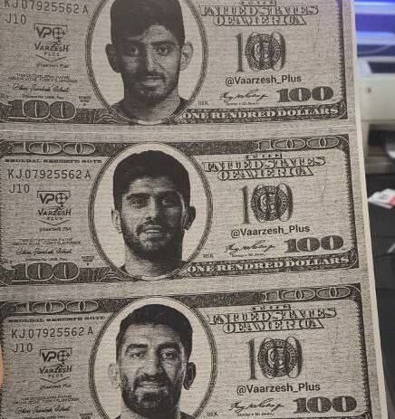 عکس/ در آستانه بازی با تراکتور؛ پرسپولیسی ها دلار تقلبی چاپ کردند!