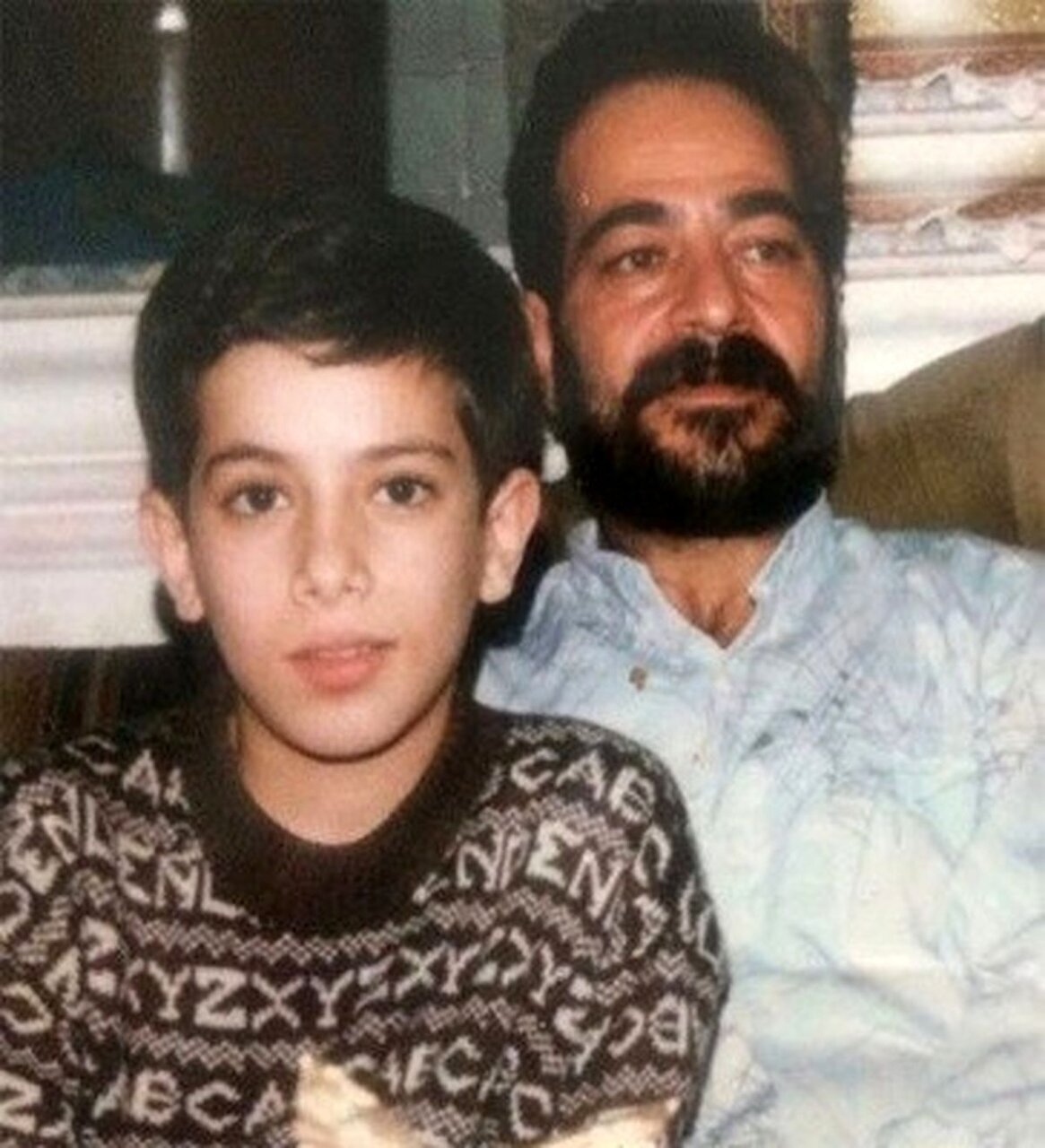 عکس/تصویر دیدهنشده از امیر تتلو در آغوش پدرش عکس/تصویر دیدهنشده از امیر تتلو در آغوش پدرش